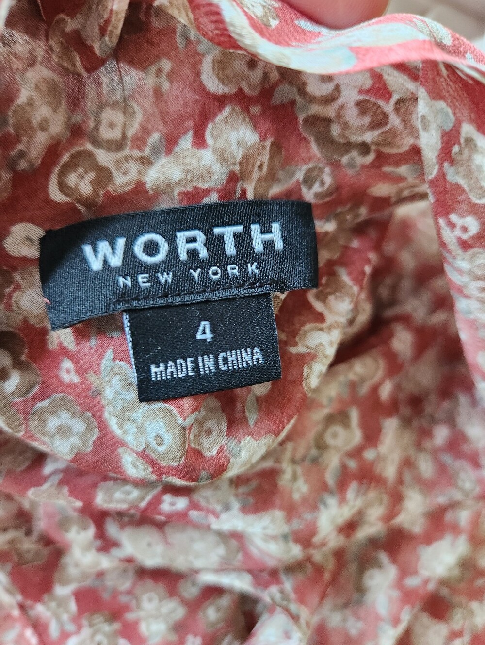 NWT Worth New York Floral Silk Sleeveless Blouse Tie Neck Size 4 - Picture 14 of 14